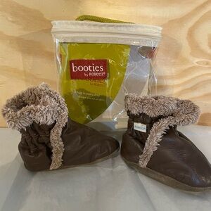 Baby soft booties by ROBEEZ from Nordstrom size 12-18 months brown